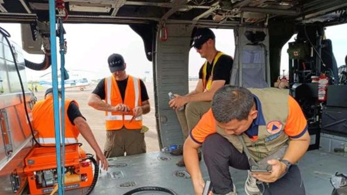 1761392073179-tim-ppk-bnpb-melakukan-verifikasi-helikopter-water-bombing-untuk-sumsel-1761284793298_169