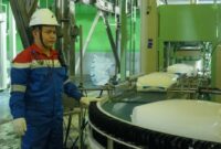 1761500369707-petugas-mengecek-proses-pengantongan-polytam-1761402146001_169
