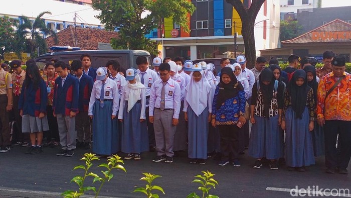 1761543582599-upacara-sumpah-pemuda-1_169