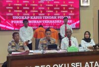1761586747468-polres-oku-selatan-saat-merilis-kasus-asusila-terhadap-anak-di-bawah-umur-1761561868712_169