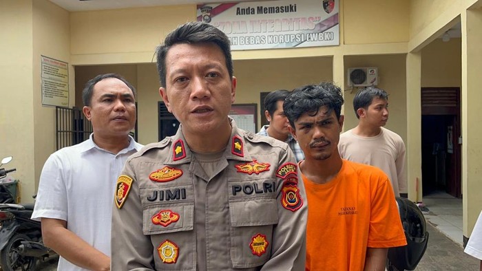1761586758106-polisi-menangkap-onyeng-pelaku-pencurian-sepeda-motor-di-jambi-1761560958630_169
