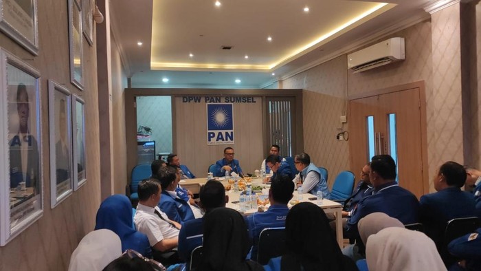 1761651645265-rapat-dpw-pan-sumatera-selatan-1761636058182_169