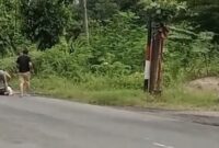 1761716490210-tangkap-layar-video-saat-penangkapan-pelaku-perusakan-pos-polisi-di-oku-1761709792431_169