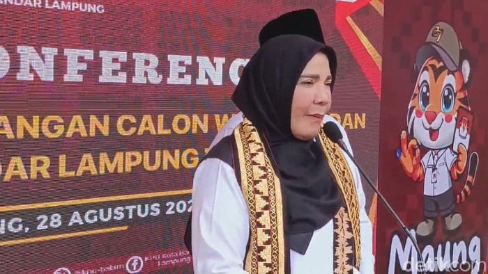 1761846034907-calon-wali-kota-bandar-lampung-eva-dwiana_169