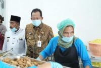 1761846192470-bupati-bbs-saat-mengecek-sppg-buat-mbg-di-muaro-jambi-1761802591742_169