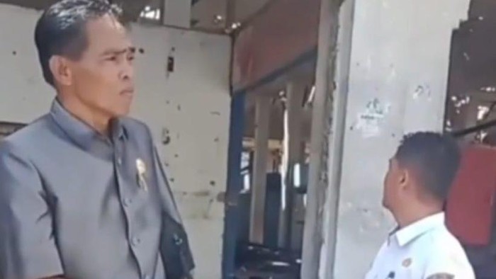 1762083448145-caci-maki-pekerja-proyek-1760934667976_169