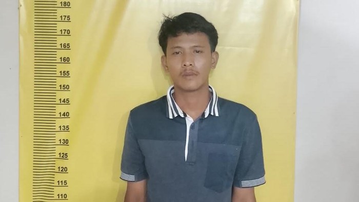 1762191626694-pelaku-saat-diamankan-di-polsek-kertapati-atas-kasus-pembunuhan-1762164445590_169