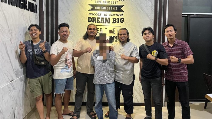 1762234888772-polisi-menangkap-pelaku-penikaman-di-merangin-jambi-1762216106886_169