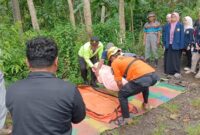 1762278062902-petugas-mengevakuasi-satu-korban-meninggal-di-sungai-singorojo-kendal-selasa-4112025-1762249517771_169