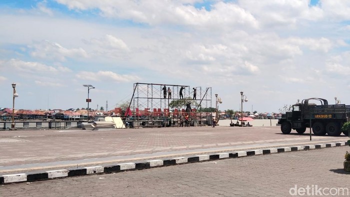 1762429497360-kawasan-bkb-palembang-steril-dari-pkl-dan-pengamen-untuk-acara-world-music-jazz-festival-2024_169