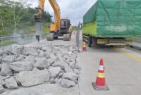1762494362465-perbaikan-jalan-tol-lampung-1762422719130_169