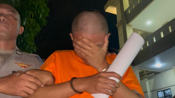 1762580094563-bripda-waldi-usai-menjalani-sidang-etik-1762564041336_169