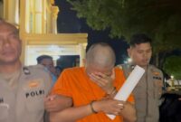 1762666717233-waldi-pembunuh-dosen-wanita-di-bungo-jambi-digiring-petugas-untuk-ditahan-di-polda-jambi-1762565045555_169