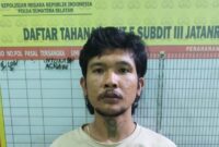 1762969266669-aldo-tersangka-bobol-gereja-di-palembang-saat-diamankan-polisi-1762939884439_169