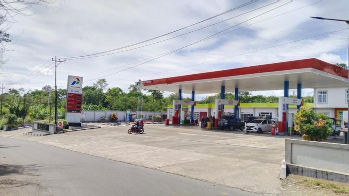 1763120321276-suasana-salah-satu-spbu-di-bengkulu-1763096047341_169