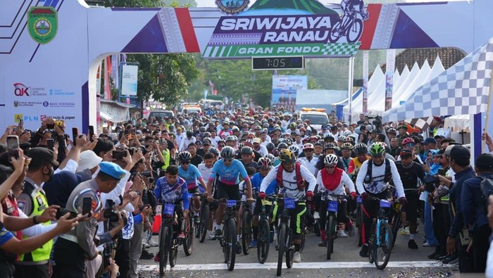 1763227834719-gubernur-sumsel-herman-deru-mengikuti-sriwijaya-ranau-gran-fondo-srgf-2025-di-oku-selatan-1763219037267_169