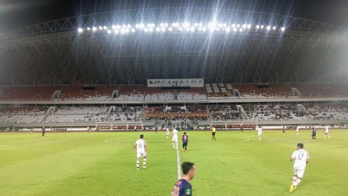 1763228119878-pertandingan-sepakbola-sumsel-united-melawan-persikad-depok-1763084884120_169