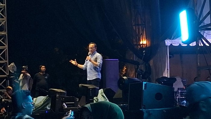 1763293015692-wakil-menteri-dalam-negeri-wamendagri-bima-arya-sugiarto-hadir-di-lapangan-korpri-kalianda-1763263234037_169