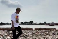 1763358258170-wali-kota-palembang-ratu-dewa-tinjau-pembangunan-tahap-1-bkb-1763345875081_169