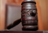 1763358290393-ilustrasi-hukum-2_169