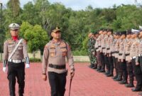 1763444419494-kapolres-bangka-barat-babar-akbp-pradana-aditya-nugraha-cek-pasukan-di-mapolres-1763424545839_169