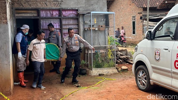 1763809546480-jasad-korban-saat-dievakuasi-ke-rumah-sakit-1763713801259_169