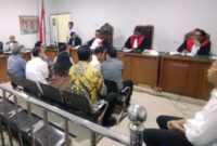 1764003940754-sidang-korupsi-proyek-pasar-cinde-kembali-digelar-dengan-menghadirkan-sejumlah-saksi-1763989091077_169