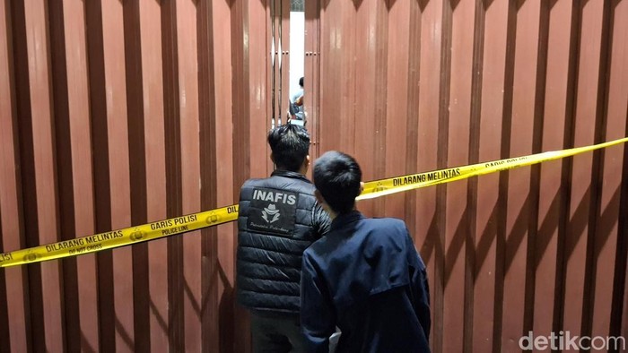 1764155171381-lokasi-kejadian-pasutri-yang-diduga-menjadi-korban-perampokan-di-palembang-1764115714050_169