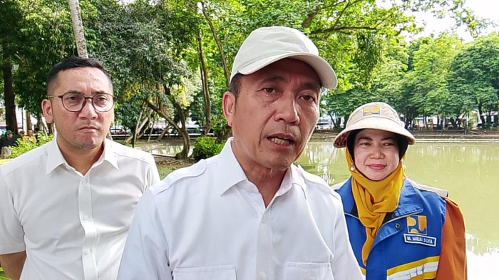 1764263170178-wali-kota-palembang-ratu-dewa-1764128119040_169