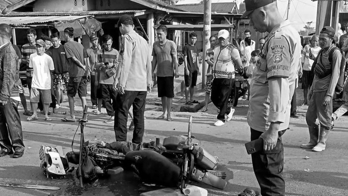 1764500751839-polisi-mendatangi-tkp-kecelakaan-yang-tewaskan-pemotor-di-musi-rawas-1764490156746_169