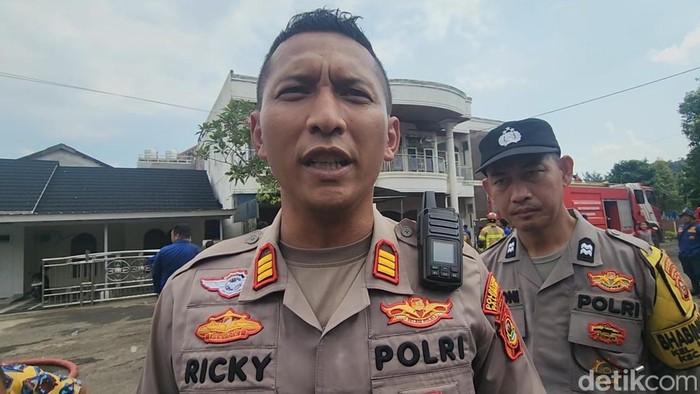 1764500752426-kapolsek-ib-1-palembang-ricky-mozam-1747191910673_169