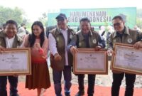 1764587193265-pemberian-penghargaan-dari-pemprov-1764566998728_169