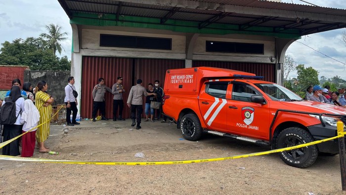 1764738394343-perampokan-di-jambi-1764680804917_169