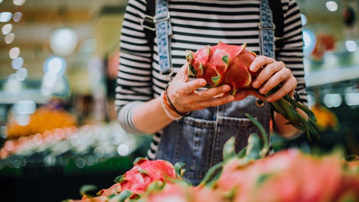 1764781618142-ilustrasi-belanja-buah-naga_169