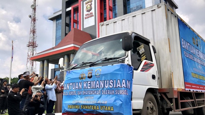 1764781620592-bantuan-polda-sumsel-untuk-korban-bencana-di-sumatera-utara-1764764574896_169