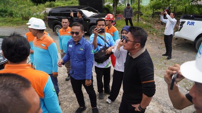 1765083932849-gubernur-sumsel-herman-deru-saat-meninjau-pltm-di-pagar-alam-1765025945161_169