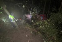 1765105580546-kecelakaan-mobil-wisata-di-sungai-penuh-jambi-1765081775708_169