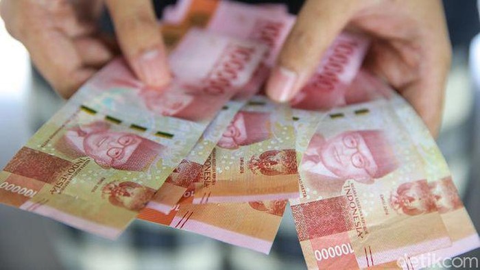 1765343190597-bansos-bbm_169