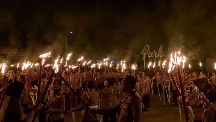 1765364763025-renungan-nilai-nilai-ksatria-bhayangkara-di-prosesi-sakral-di-apel-kasatwil-2025-1765339439517_169