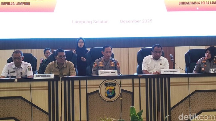 1765386353464-kapolda-lampung-irjen-helfi-assegaf-1765359798024_169