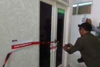 1765451158175-ruangan-dinas-kesehatan-lampung-tengah-disegel-kpk-1765437098400_169