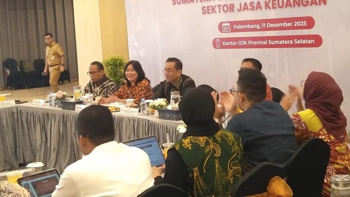 1765472754478-ojk-sumsel-dorong-kelapa-sebagai-komoditas-unggulan-baru-menyusul-kesuksesan-pengembangan-ekosistem-kopi-1765442521188_169