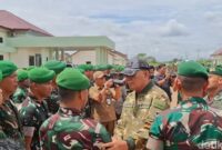 1765472756063-menteri-pertahanan-menhan-indonesia-sjafrie-sjamsoeddin-meninjau-batalyon-baru-di-muratara-1765458461470_169