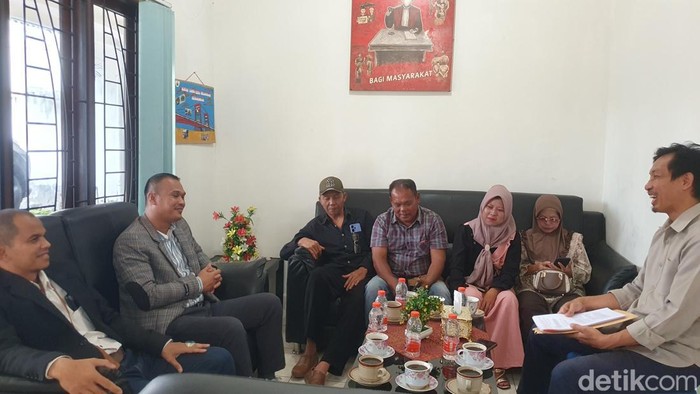 1765537573600-keluarga-korban-kasus-pembunuhan-di-muratara-bersama-kuasa-hukum-meminta-pendampingan-ky-1765455546228_169