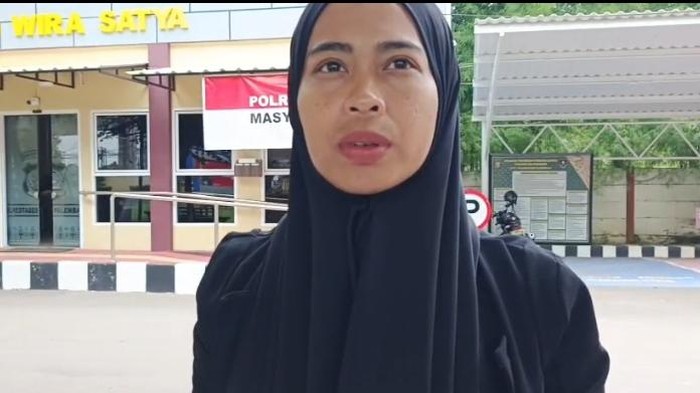 1765559158025-srihati-33-lapor-balik-tetangganya-di-polrestabes-palembang-1765535986521_169