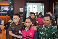 1765559160562-dua-tersangka-kasus-korupsi-apar-di-muratara-ditangkap-kejari-lubuklinggau-1765525989866_169