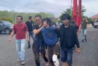 1765623908545-pelaku-pembunuhan-janda-di-empat-lawang-berhasil-ditangkap-usai-buron-7-bulan-1765614027134_169