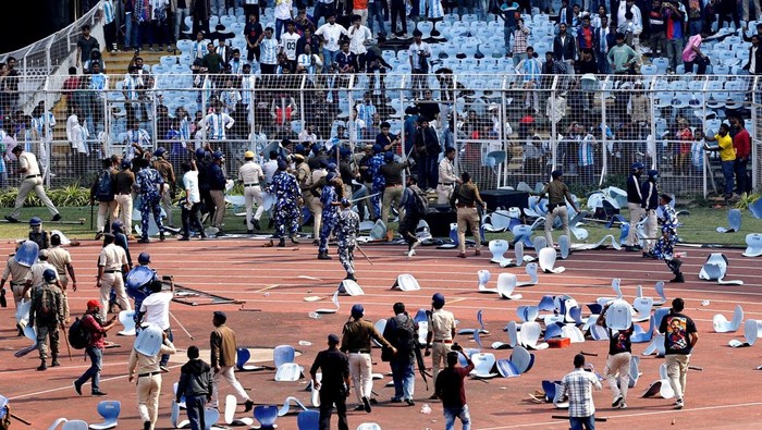 1765645544480-jumpa-fans-lionel-messi-di-india-ricuh-1765621192074_169