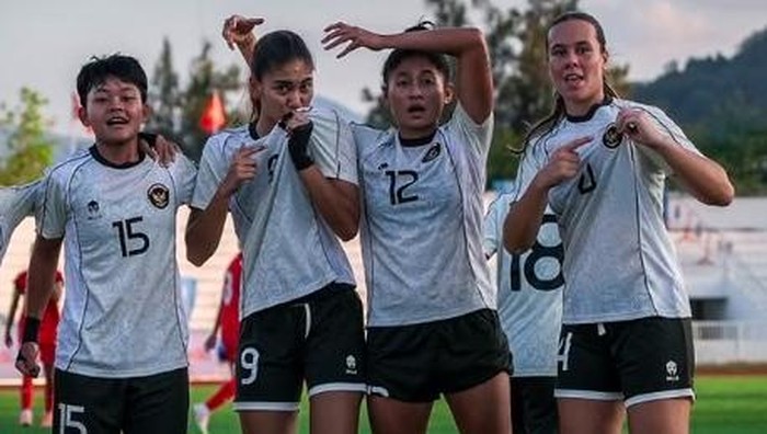 1765710363526-timnas-putri-indonesia-berhasil-mengalahkan-singapura-dalam-laga-sea-games-2025-1765185394470_169