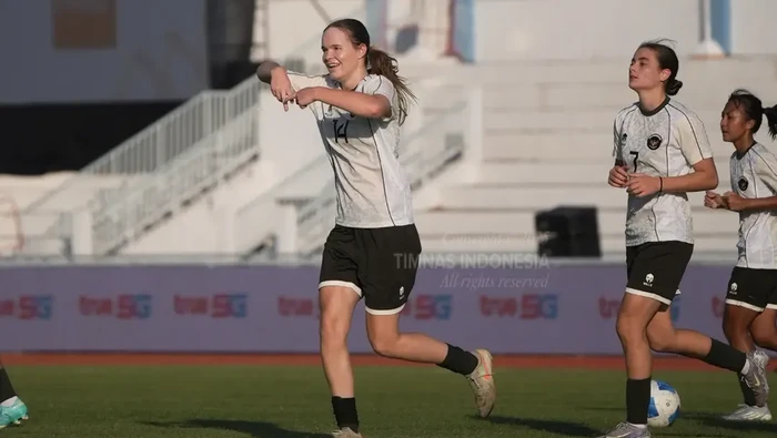 1765731962136-timnas-putri-indonesia-di-sea-games-2025-1765708760577_169